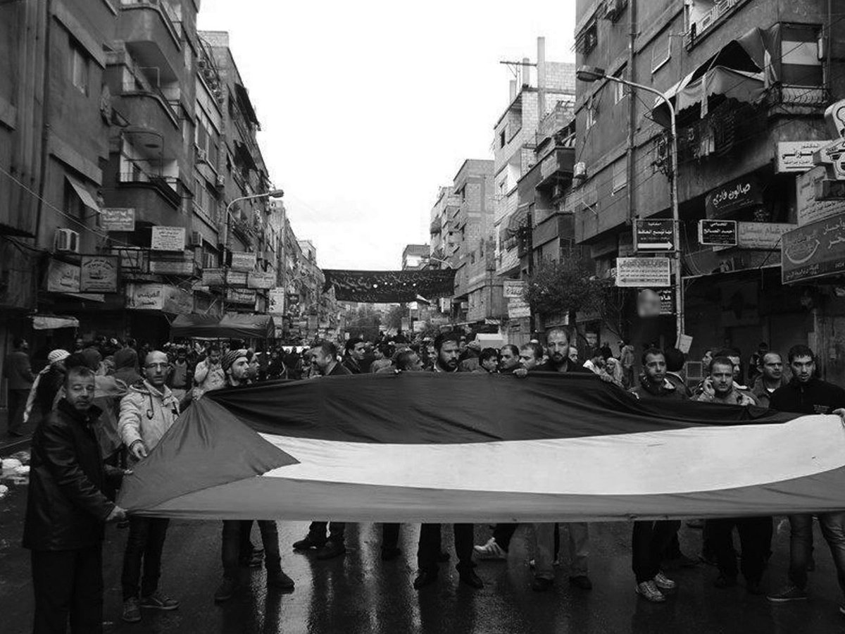 IdrissSihamedi's tweet photo. Si tu es un amoureux de la Palestine, tu dois obligatoirement aimer le camp Palestinien d'Al Yarmouk. #JeSuisYarmouk http://t.co/sNqLmrSUvv