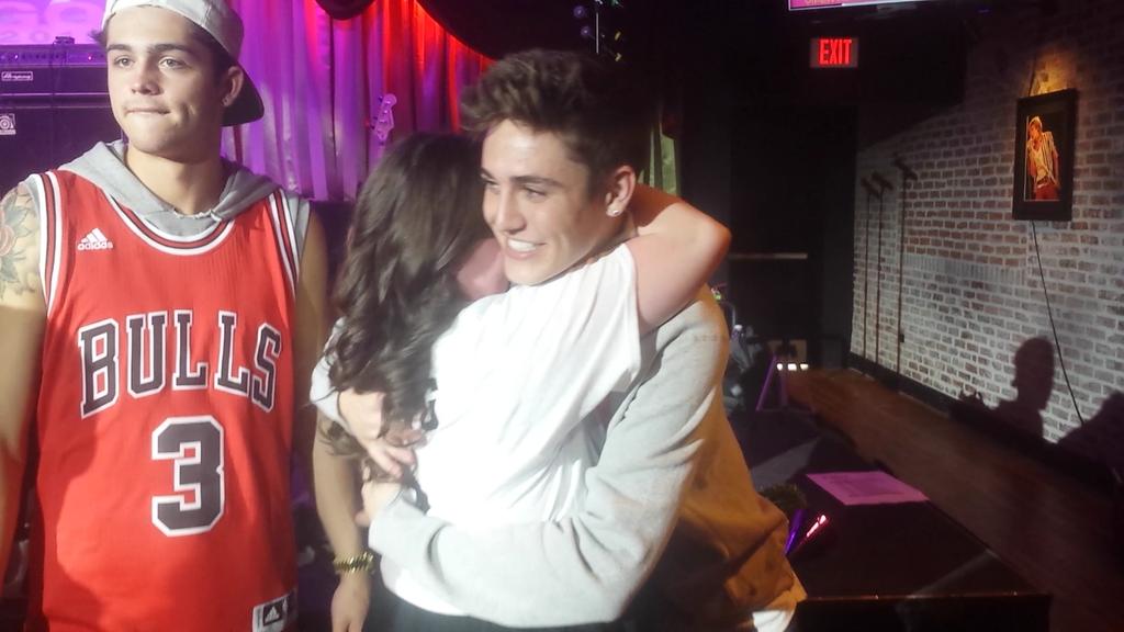 itsgkrumb's tweet photo. #FanRaveChicago I miss it already. @TheFanRave @sammywilk @itsjeffreymusic @SamandColby @GabbyBerry4 @CaseyBerry99 http://t.co/lPkG8dXXYP