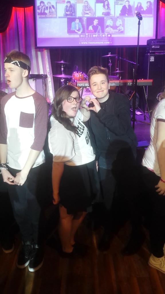 itsgkrumb's tweet photo. #FanRaveChicago I miss it already. @TheFanRave @sammywilk @itsjeffreymusic @SamandColby @GabbyBerry4 @CaseyBerry99 http://t.co/lPkG8dXXYP