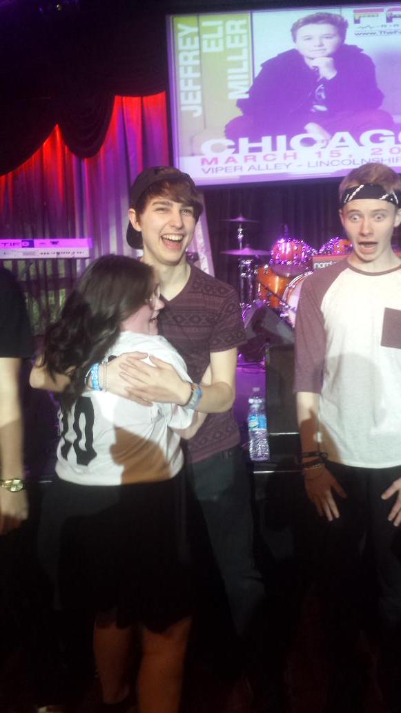 itsgkrumb's tweet photo. #FanRaveChicago I miss it already. @TheFanRave @sammywilk @itsjeffreymusic @SamandColby @GabbyBerry4 @CaseyBerry99 http://t.co/lPkG8dXXYP
