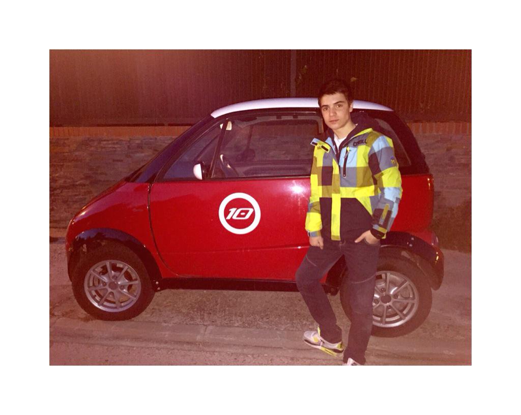 javiervillalba5's tweet photo. Por finnn 🚗💨😂 http://t.co/UcRHTIuBes
