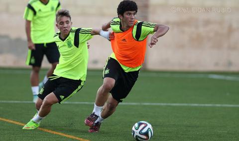 FtbolCantera's tweet photo. @Carlesale10 capitán de la #Sub17 "El equipo esta muy bien, estamos muy unidos, nos conocemos muy bien" #RondadeElite http://t.co/OA5pEXemg9