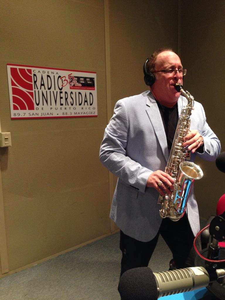 piedrapapel's tweet photo. Ahora Jazz Hamilton @radioupr presenta su nueva producción. ¡Sintoniza! http://t.co/YXup3eU24n