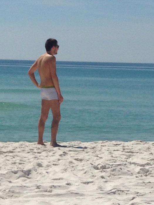 CoachJAndrews's tweet photo. Dude, give your girl her shorts back. #GoSquat #SB15 http://t.co/sdo2ssSH7W