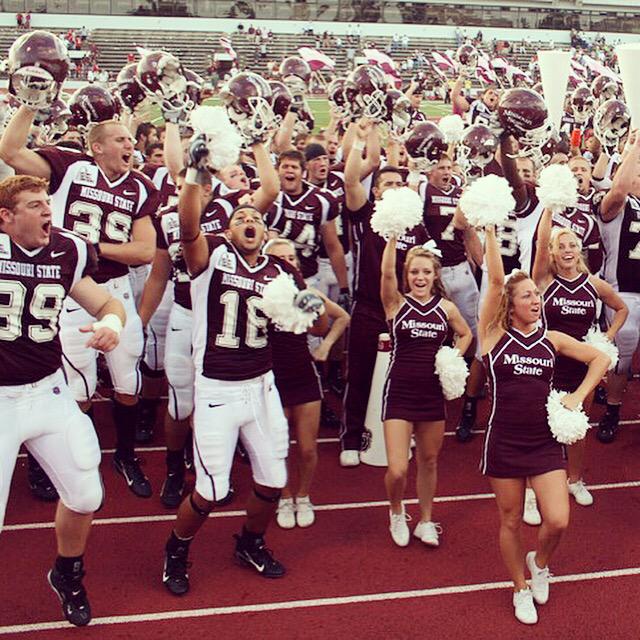 MSUBearVillage's tweet photo. #MOStateMonday Love being part of this Bears community! #whereBearslive #🐻⬆️ http://t.co/NTxu9yOmgX