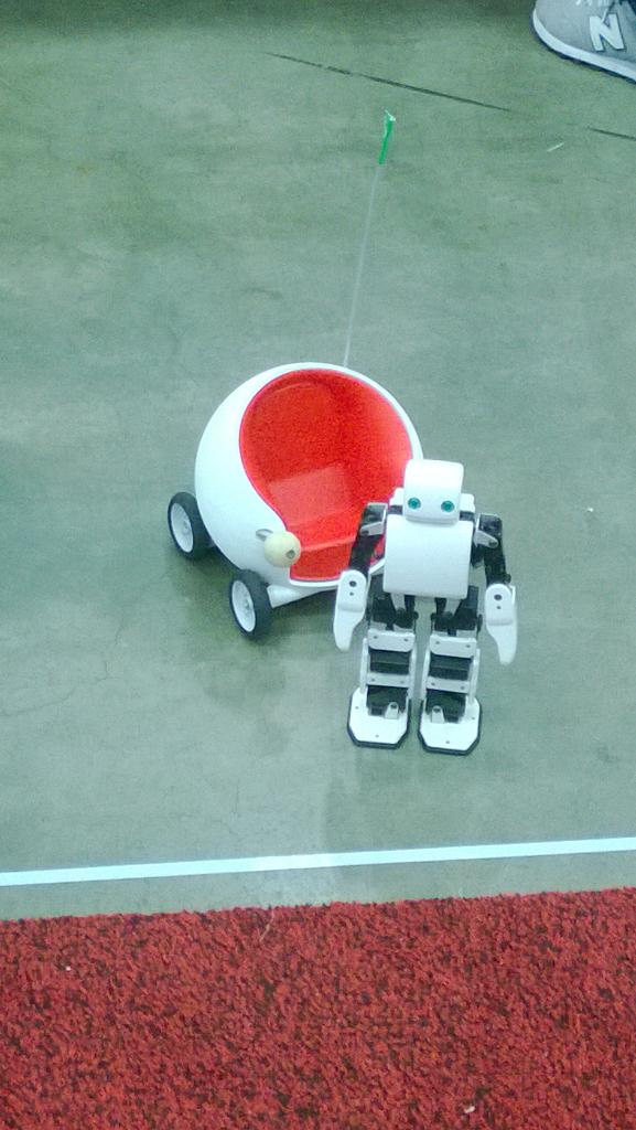 _jgreenstein's tweet photo. Check out this lil nug, only at @SXSW...and @kickstarter #sxfrogs http://t.co/WgHq3kXYas