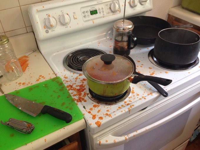 Guess who forgot to put a lid on the sauce before going pee. This isnt even all of it. It's on the fucking<a href="/tag/acnh"class="tags"><span>#acnh</span></a>