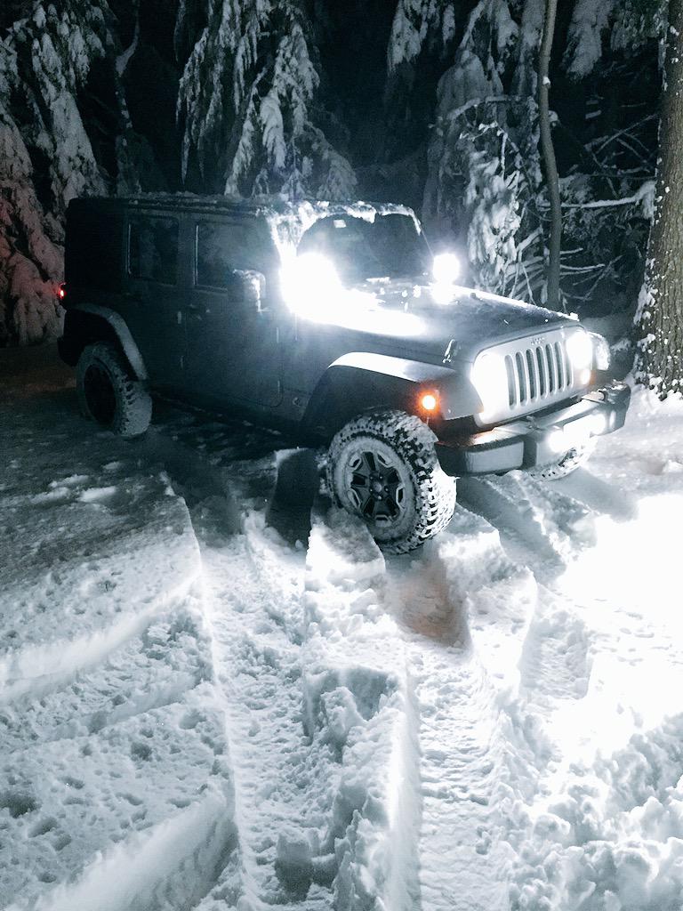 RigidNation's tweet photo. MT @Michael_Conman: @RigidNation #duallyD2 @JWSpeakerCorp #LEDfogs #lightthenight #afraidofthedark #jeeplife http://t.co/RcgqB7YNrZ