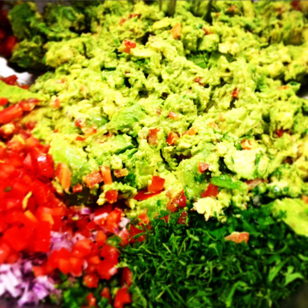 TelasMarket's tweet photo. Best #guacamole in #Fairmount! Perfect for #gamenight or #cocktail hour. #Housemade #dips galore. http://t.co/avBsNUq5QZ