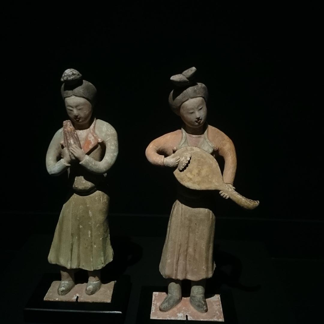 LUXURY4MEN's tweet photo. Pair of Terracotta Musicians | China. Tang Dynasty (618-907) | 28.000 EUR #Vanderven #stand102 #TEFAF2015 #onthehunt http://t.co/wm2GHKrr5B