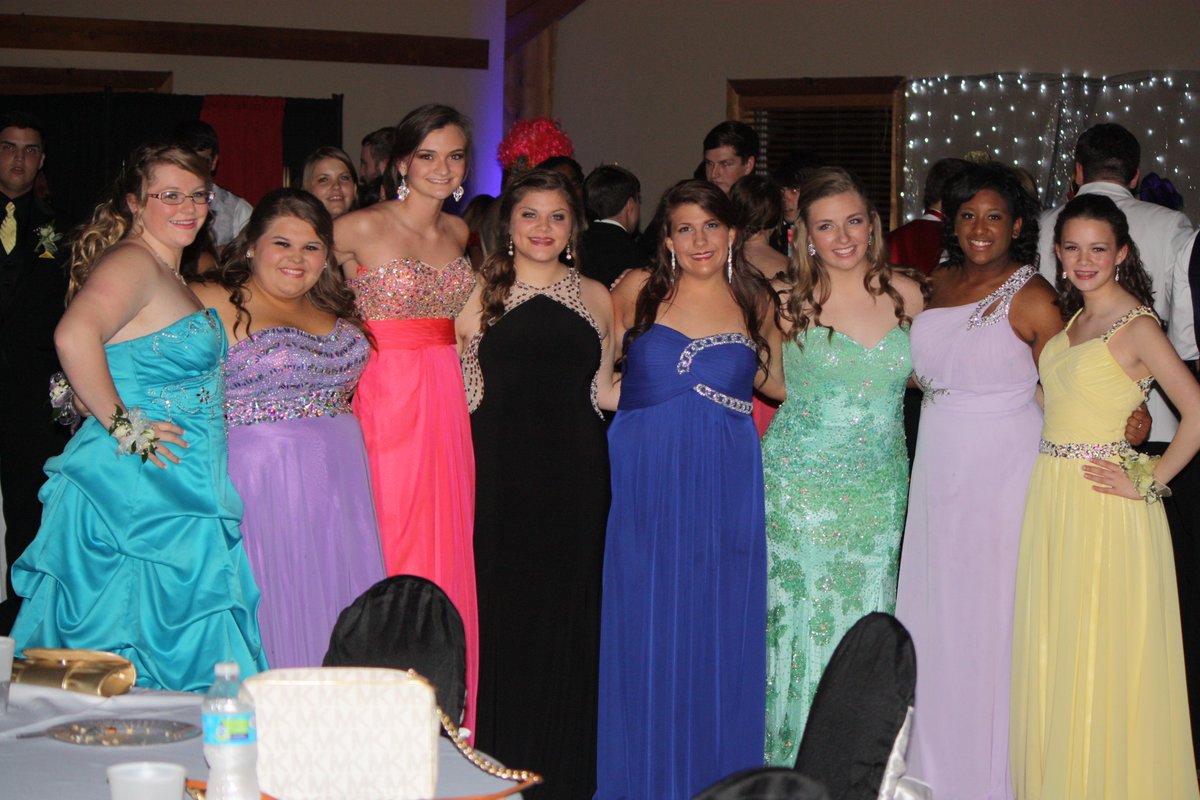 MsNeelySHS's tweet photo. Prom night!!!  They looked awesome! http://t.co/dk7r6qjb3H