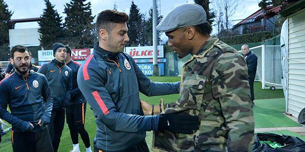 ntvspor's tweet photo. Drogba Florya'da
http://t.co/YebhHp5FNH http://t.co/aQVocTnBGS
