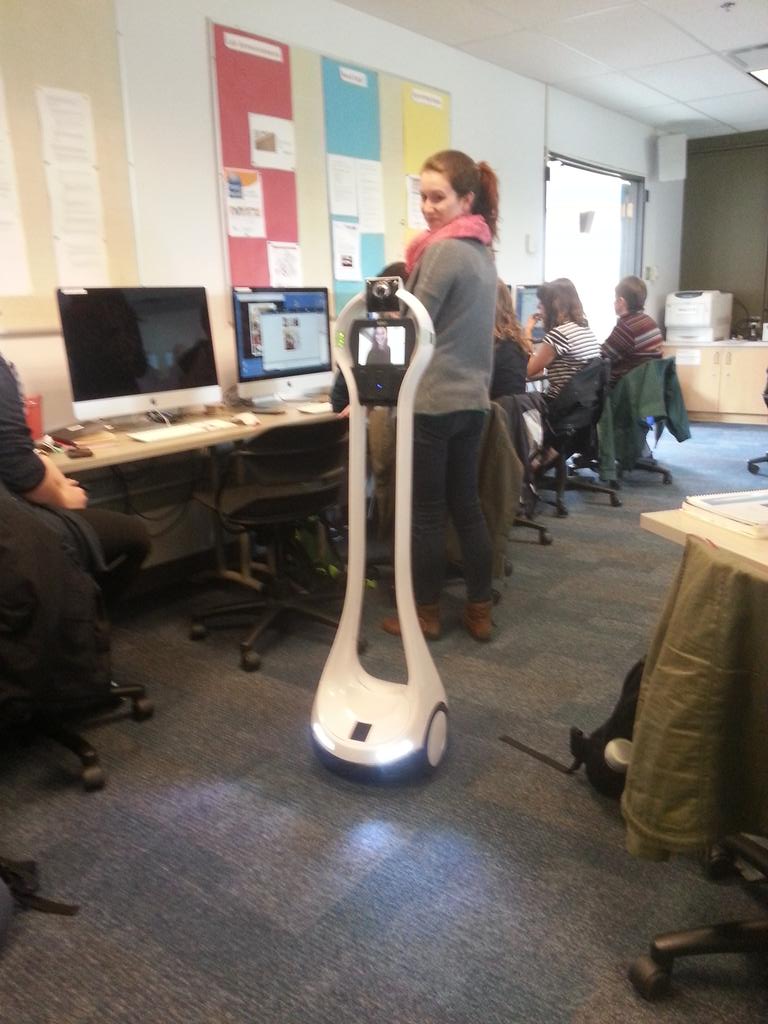 GingerAnneR's tweet photo. Learning about robots in #edci336 http://t.co/0074mZM1Qf
