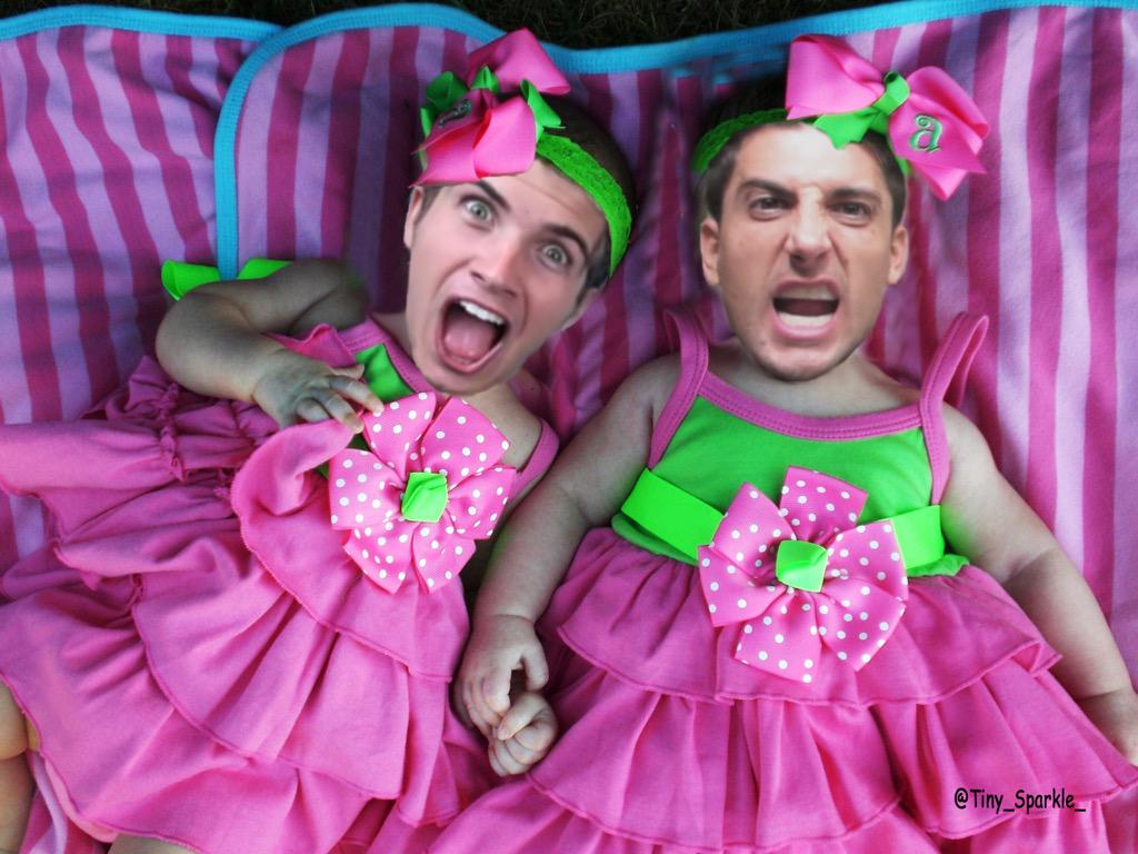 TINY_SPARKLE_'s tweet photo. Wow, you two have been friends forever... <3
 
@Jessewelle @JoeyGraceffa http://t.co/w8QAMsiA7M
