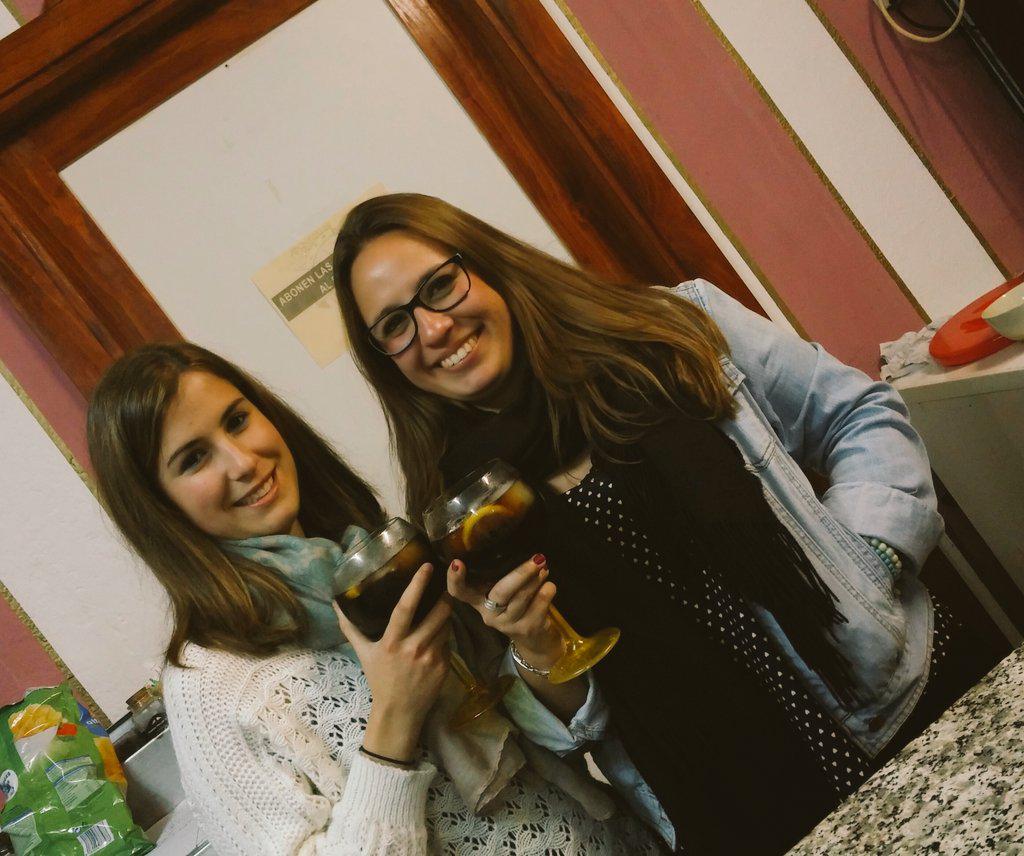 MIsabelRodrguez's tweet photo. "@Laura22F: Una de este finde con mi chiquita!! por muchos más 😘😘 @MIsabelRodrguez http://t.co/cHaEPNJOFz" por muchos más!!