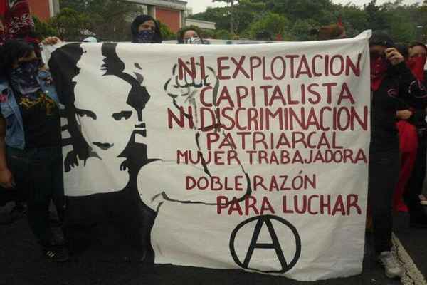 subversivos_'s tweet photo. Con mujeres luchadoras y subversivas así ganamos cualquier reivindicación   http://t.co/1CgsaoU3sO