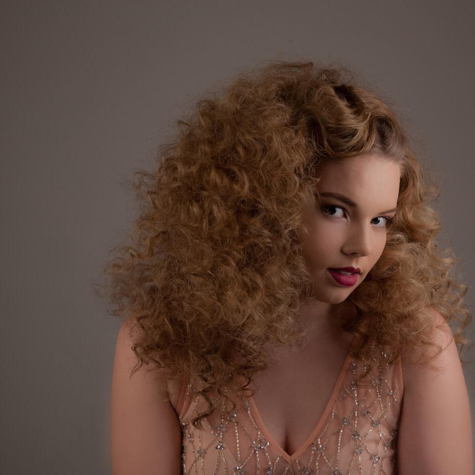LouExclYours's tweet photo. @prohairlive @exclusivhair @BalmainHairUK @beauty_works #Competition #commercialcreative #hairextensions #Nuneaton http://t.co/dgsAyWDD7v