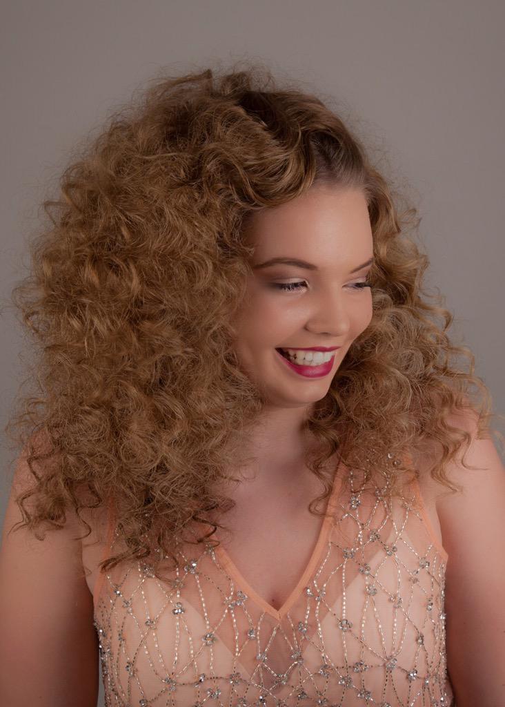 LouExclYours's tweet photo. @prohairlive @exclusivhair @BalmainHairUK @beauty_works #Competition #commercialcreative #hairextensions #Nuneaton http://t.co/dgsAyWDD7v