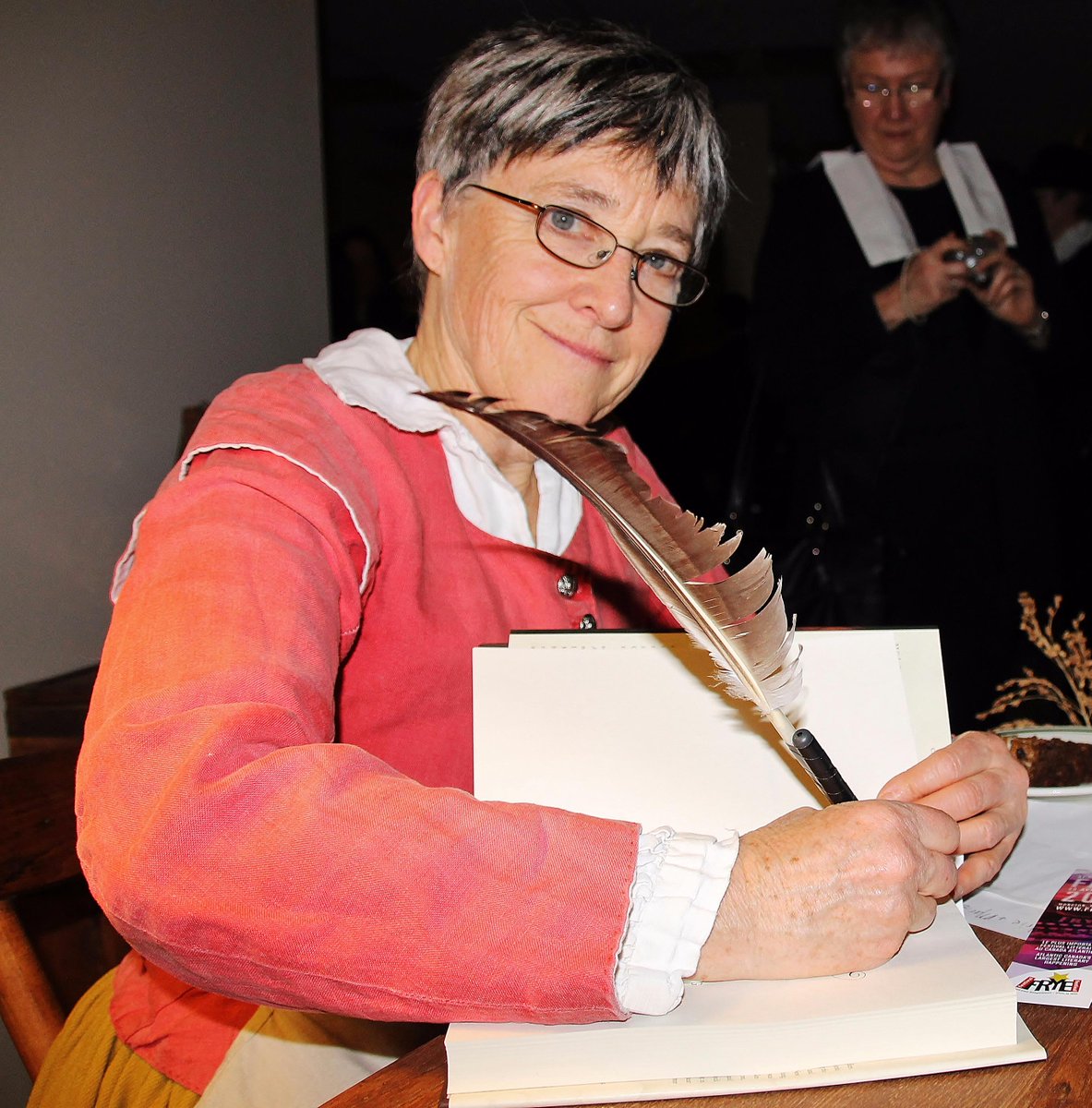 AMAZING pictures from @bethpowning launch for #AMeasureOfLight #Stylin #Quakers @RandomHouseCA bit.ly/1BK2Uvd