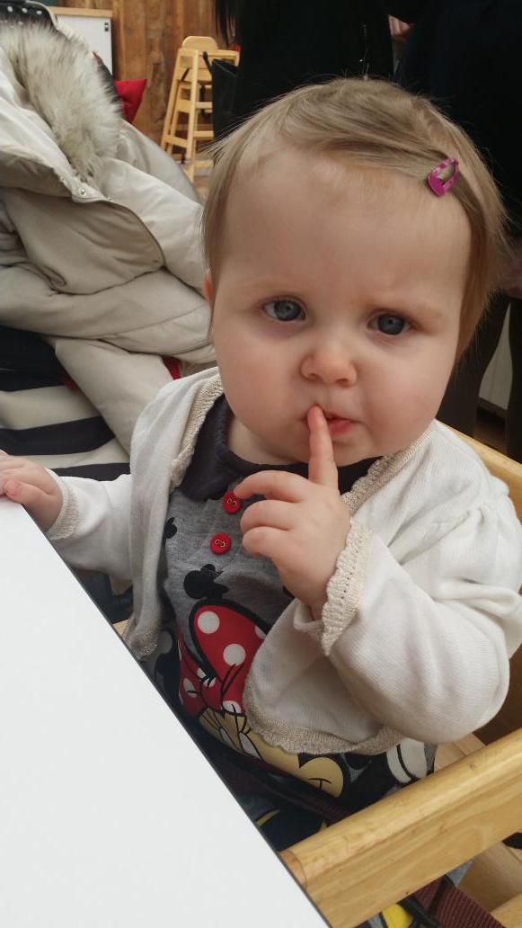 BoothLeann's tweet photo. @ABCFpll @lucyhale "got a secret, can you keep it..." #PrettyLittleLiars http://t.co/62DOBnOXns