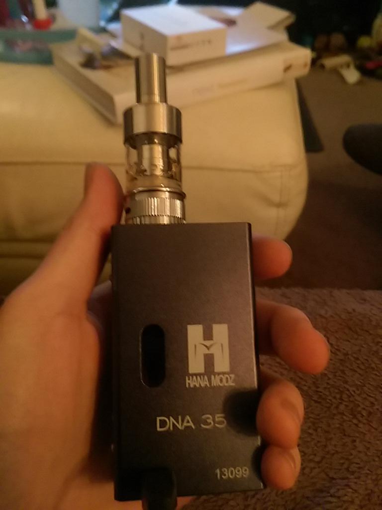 Sparksecigs's tweet photo. Trying out our new DNA 35 mod with an Atlantis tank and Cherry Storm e liquid , powerful little thing #sparksecigs http://t.co/6EHhFkg8KB