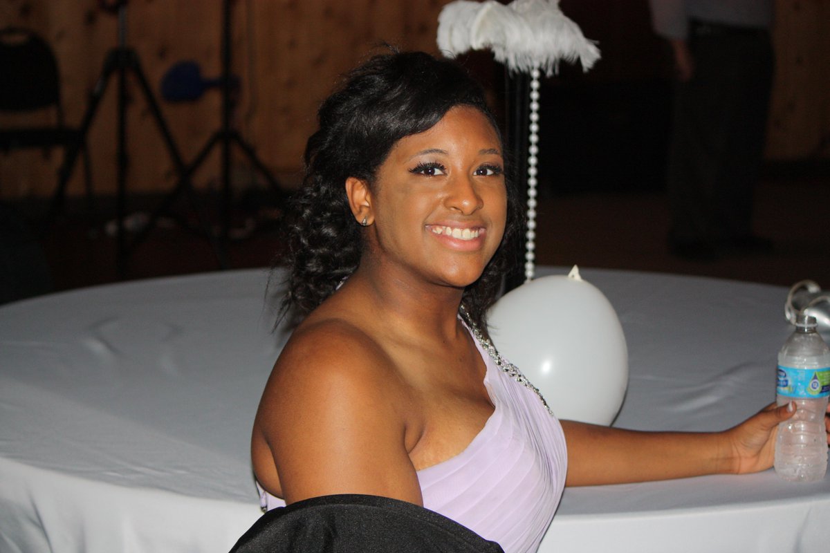 MsNeelySHS's tweet photo. Prom Night!!! @Satsuma_High http://t.co/ByeNKSVVME