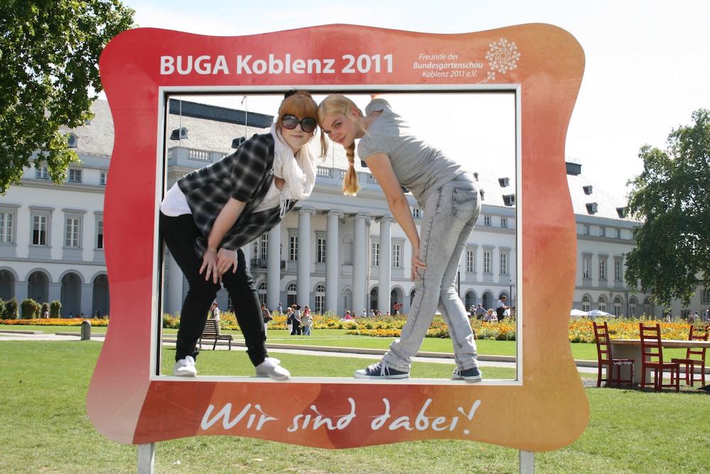 Der_Lamy's tweet photo. Die @Totolein und @PorcelaineLady anno 2011 :D #BuGa2011 http://t.co/PVX7pyYEGz
