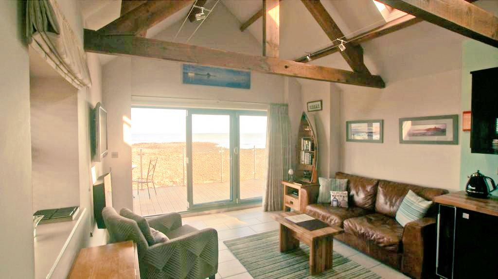Luxury cottage right on the beach, #Druridge bay #Northumberland bitly.com/10dZl2S #northeasthour #NorthWestHour