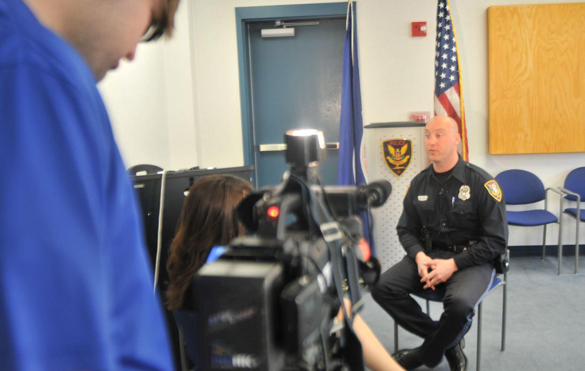Great honor as Ofc Akins wins <a href="/RCWesternVA/">RedCrossWesternVA</a> Hero Award!  <a href="/LindseyWSLS/">Lindsey Ward</a> here this afternoon for interview! #RPDcommunity