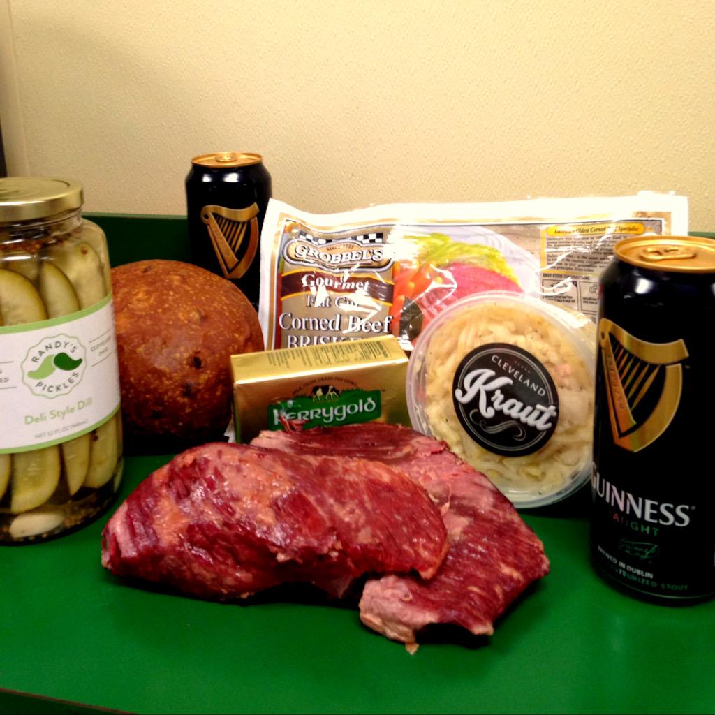 KKPortageMarket's tweet photo. We've got all your St. Patrick's Day essentials! @RandysPickles @CLEKRAUT #Grobbels #SodaBread #Guinness #Kerrygold http://t.co/8GGg8bRZL6
