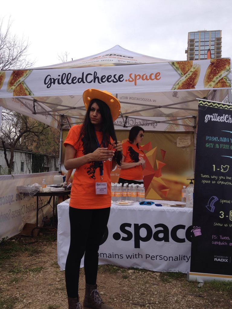 ForIndies's tweet image. @youdotspace #SXSW GRILLED CHEESE!