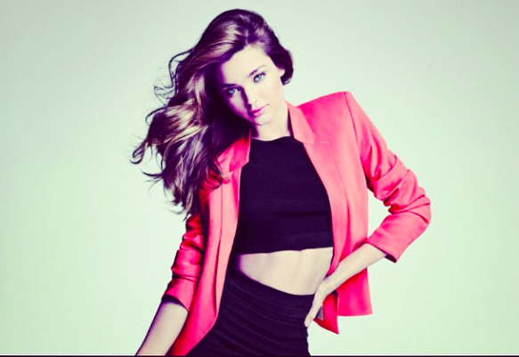 GlobalFGrid's tweet photo. Run 🏃 

Fashion Ads with music clips. 🎵 🎵
 
📞 or 📩 us.

#gridvibes #gridlives #advertise
 #digital #fashion 

👛💦🍭 http://t.co/jfzlDRihCf