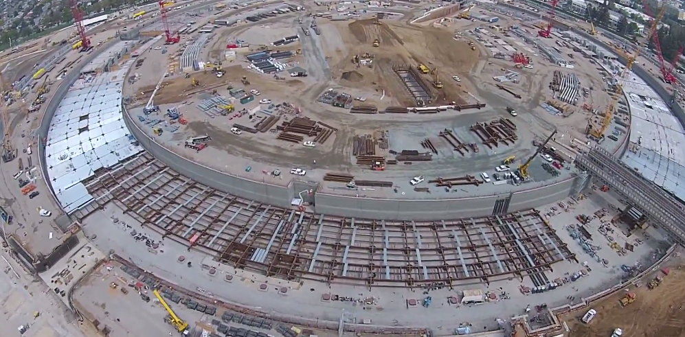 motherboard's tweet photo. Apple’s "Spaceship Ring" is coming along quite nicely, per new drone footage:
http://t.co/qkcdBGNDvi http://t.co/1yrY7jqnVK