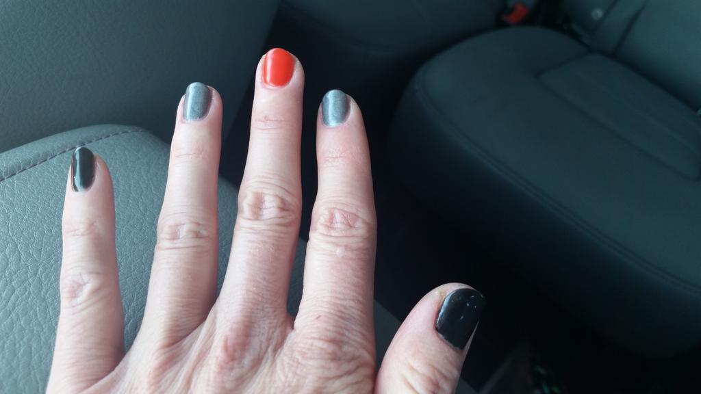 chassiskat's tweet photo. John's bright idea - have his cc's nails match the race car for this weekend. @Driver_Problems #crewchiefproblems http://t.co/JrLq7JTXbN