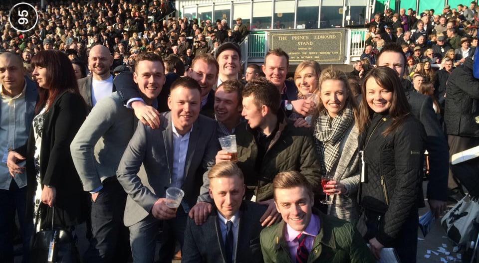 AdamNicholas2's tweet photo. @UttoxeterRaces good time on sat at the #midlandsgrandnational http://t.co/UIYSrDOAVA