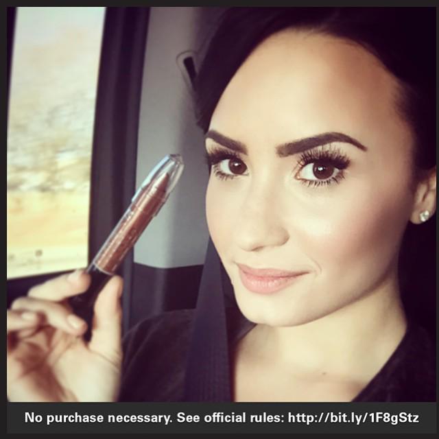 justcatchmedemi's tweet photo. ddlovato: Time to shine! π Show me your best beauty selfie w/ #SHOWCASENYC #sweeps to win NewYorkColor makeup! ππ http://t.co/GkS4QRdJ1W