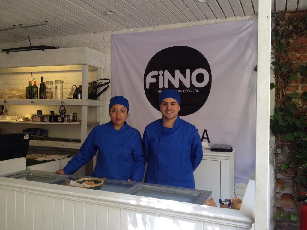 Aquí festejando con los queridos @HeladosFinno su apertura en <a href="/MarcheDumas/">Marché Dumas</a> Felicidades Alonso!!!!