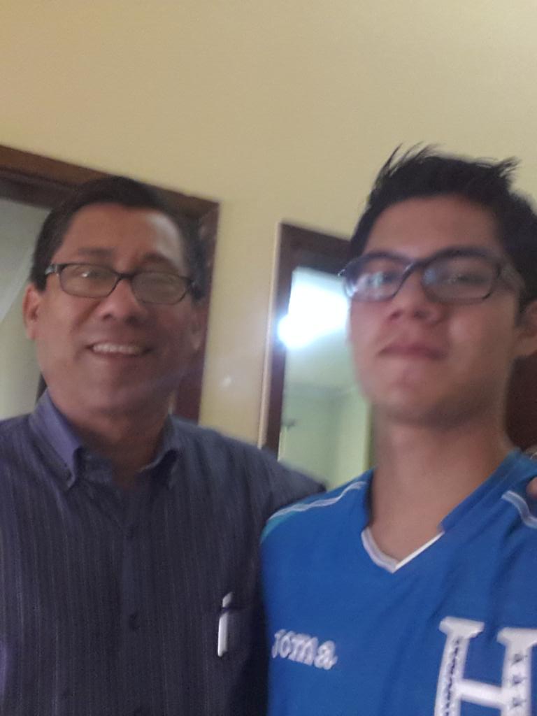 KennyGiron11's tweet image. @NonoElBohemio @MultiplazaHN Yo digo que nos parecemos. #DadChallenge #TeamNono