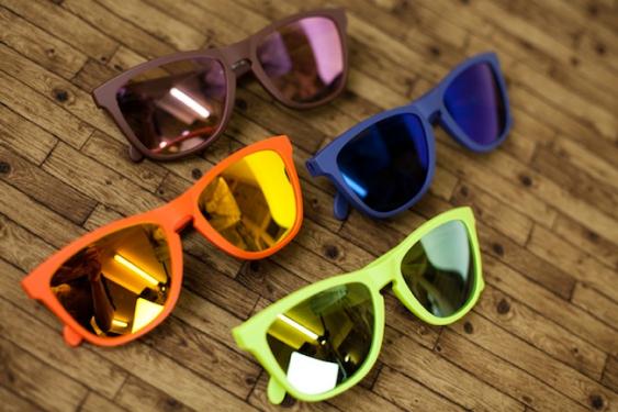 SunglassesStyle's tweet photo. Spring is time to wear colorful #accessories and be stylish. How would you combine these #sunglasses ?? #IESEGsmm http://t.co/3S9llyBjYf