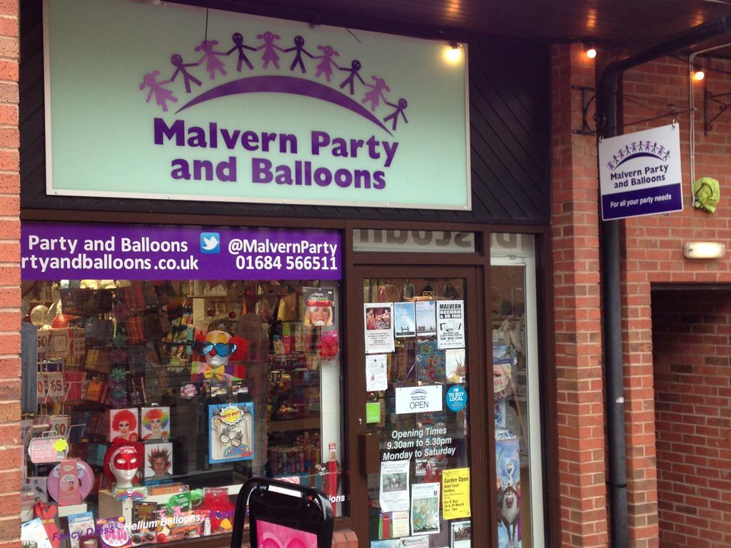 MalvernParty's tweet photo. We love our new #shopsigns  #WorcestershireHour which carry our new name, thanks to @SignRiteUKLtd http://t.co/15r7tnoVun