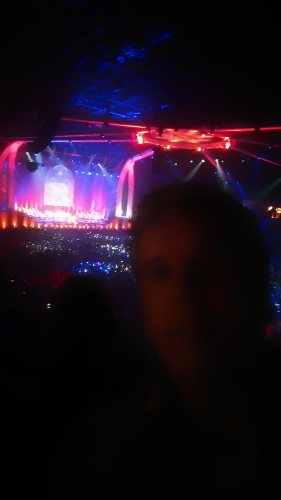 AlexanderdeHaa's tweet photo. Volle bak bij #symphony31 #sligro31 http://t.co/HcIRAq421h