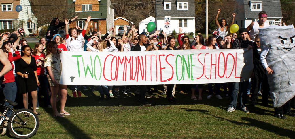 KRattazzi's tweet photo. Give the kids what they want #bakerpride #TwoCommunitiesOneSchool #SaveTuxedo #TuxedoStrong #GeorgeFBaker #keepthehs http://t.co/07nLKFqHGy