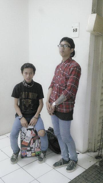 S vocalist sama s bassis wkk