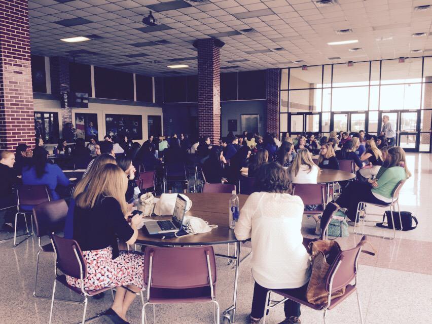 jeff_mccanna's tweet photo. Student teacher dinner with our school board ! Another awesome group! #producingthenationsbest http://t.co/Nmr4MG56W2