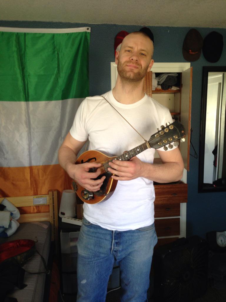 WildBillPDX's tweet photo. Kicking it w Omar on his bday- we found his father's bag pipes http://t.co/fnlN6Md1YT