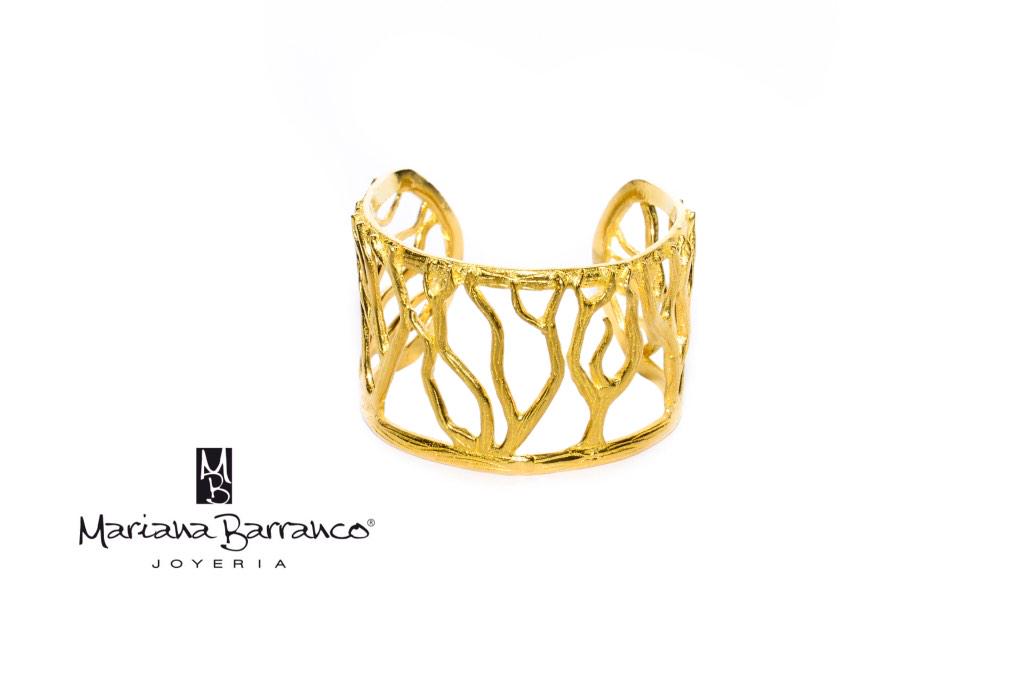 BazarFUSION's tweet image. ¿Quieres ganarte estos diseños de @MB_mbarranco y @cardinaleyewear? Pronto diremos cómo!! #JukeMx