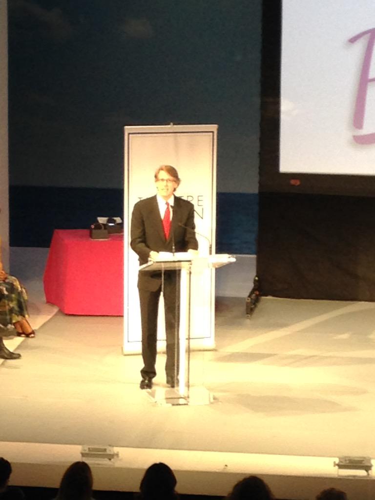 AngeloHeimowitz's tweet image. A thoroughly modern man! @WomenArtsMedia @WomenArts @ripetime @ASTEPonline