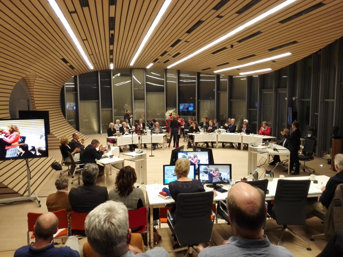 Afscheid @Wilmaheesen als raadslid gem. #Lochem. Heesen: 'Ik zal jullie missen!'