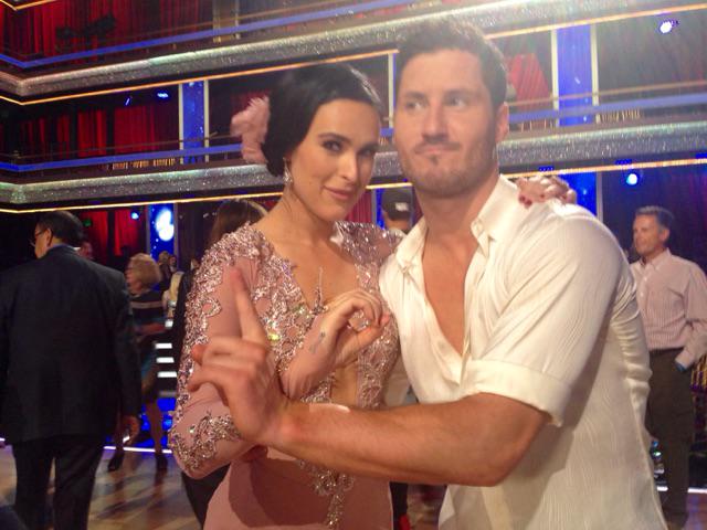 DWTS - Страница 5 CAQ_84oUgAA_EHD