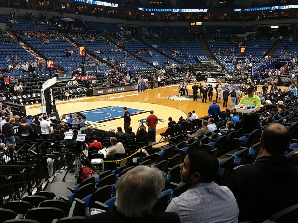 ColemanGSweeney's tweet image. S/o to @MinnesotaMunn for the great seats for tonight&apos;s game, thank you very much! #RisingWolves